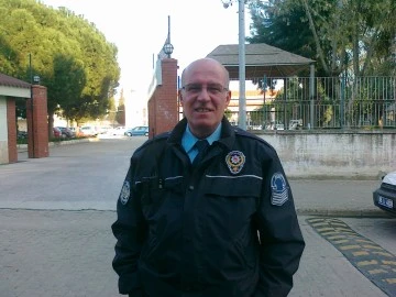 Emekli polis memuru kalbine yenildi