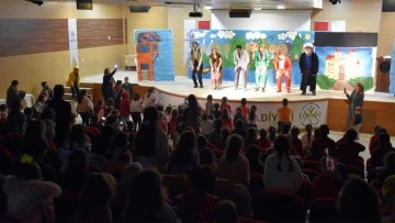 Germencikli &ccedil;ocuklardan &lsquo;Kahramanlar Kumpanyası&rsquo;na b&uuml;y&uuml;k ilgi