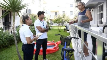 G&uuml;vercin Masa vatandaşları dinliyor