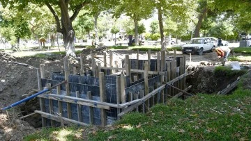G&uuml;zel&ccedil;amlı Mahallesi'ndeki park ve yeşil alanlar &ccedil;oğalıyor