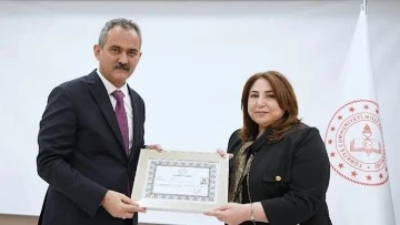 Hapis cezası alan m&uuml;d&uuml;re 1 ay sonra başarı belgesi!