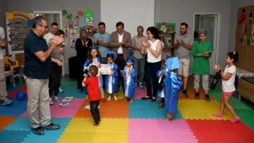 Hem mezuniyetlerini, hem Babalar G&uuml;n&uuml;'n&uuml; kutladılar