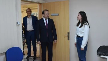 İl Sağlık M&uuml;d&uuml;r&uuml; Şenkul, Buharkent İl&ccedil;e Devlet Hastanesi'nde &ccedil;alışmaları yerinde inceledi