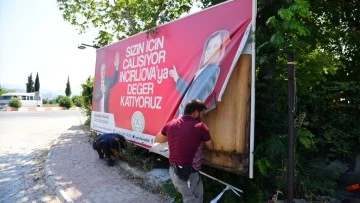 İncirliova'da &Ouml;zlem &Ccedil;er&ccedil;ioğlu'nun afişleri indiriliyor