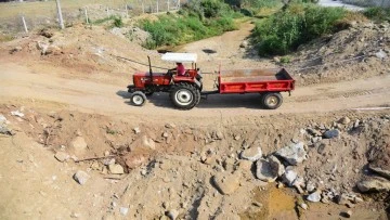İncirliova&rsquo;da yıkılan k&ouml;pr&uuml;ye &ldquo;dolgulu&rdquo; ge&ccedil;ici &ccedil;&ouml;z&uuml;m