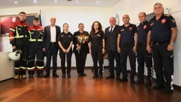İtfaiyeciler Başkan &Ccedil;er&ccedil;ioğlu ile bir araya geldi