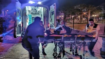 İzinsiz kullandığı otomobille kaza yaptı, yaralı arkadaşını bırakıp ka&ccedil;tı