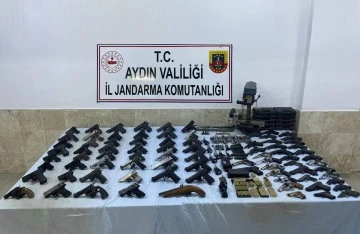 Jandarma&rsquo;dan ka&ccedil;ak&ccedil;ılığa darbe