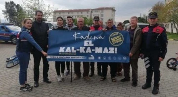 Jandarma ekipleri depremzede vatandaşları bilgilendirdi