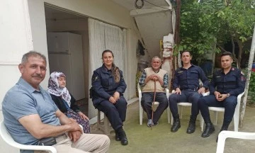 Jandarma ekipleri yaşlı &ccedil;ınarları unutmuyor