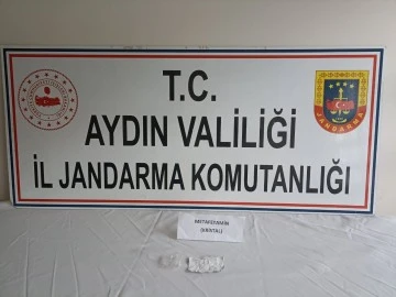 Jandarma uyuşturucuya ge&ccedil;it vermedi