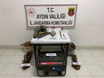 Ka&ccedil;ak kazıya su&ccedil;&uuml;st&uuml;: 4 g&ouml;zaltı