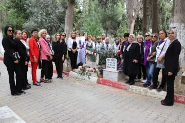 Kadın Muhtarlar G&uuml;n&uuml;'nde, G&uuml;l Esin mezarı başında anıldı