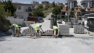 Kadınlar Denizi&rsquo;nde yol yapım &ccedil;alışmaları s&uuml;r&uuml;yor