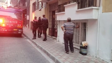 Kaldığı evi ateşe verip, ka&ccedil;tı
