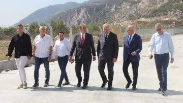 Kaymakam Ali Ak&ccedil;a, S&ouml;ke'nin lisanslı deposunu gezdi