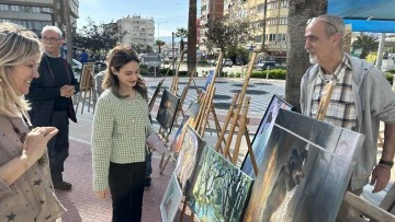 Kaymakam Demirtaş &lsquo;sevgi eli&rsquo; sergisini ziyaret etti