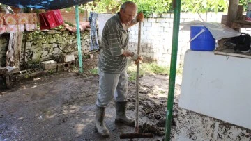 Ko&ccedil;arlı&rsquo;da selin izleri silinmeye &ccedil;alışılıyor
