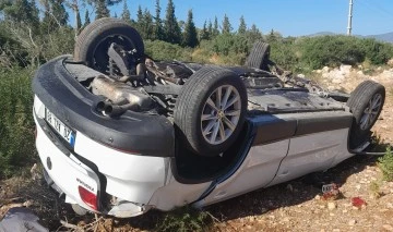 Kontrolden &ccedil;ıkan otomobil takla attı: 4 yaralı