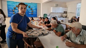 K&ouml;şk Cem Evi&rsquo;nde aşure etkinliği