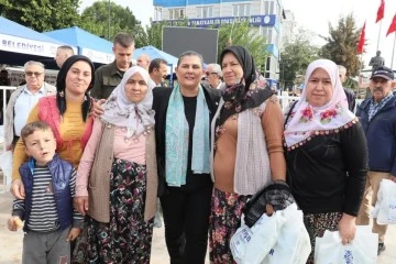 K&ouml;şkl&uuml; vatandaşlar ve esnaf &Ccedil;er&ccedil;ioğlu&rsquo;na yoğun ilgi g&ouml;sterdi