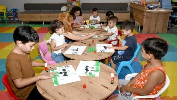 Kuşadalı &ccedil;ocuklar Anne-Baba &Ccedil;ocuk Merkezi&rsquo;nde sağlıklı beslenmeyi &ouml;ğreniyor