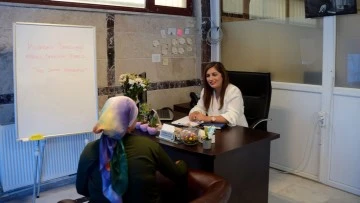 Kuşadalı kadınlar ve gen&ccedil;ler, Danışma Merkezi ile daha g&uuml;&ccedil;l&uuml;