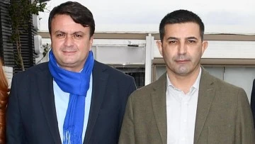 KUŞADASI BELEDİYE MECLİSİ&rsquo;NDE BAYRAK DEĞİŞİMİ
