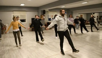 Kuşadası Belediyesi Dans Sanatları Akademisi Spor Kul&uuml;b&uuml; a&ccedil;ıldı