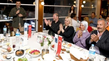 Kuşadası Belediyesi emekli olan &ccedil;alışanlarını onurlandırdı