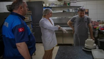 Kuşadası Belediyesi, gıda g&uuml;venliği i&ccedil;in sahada