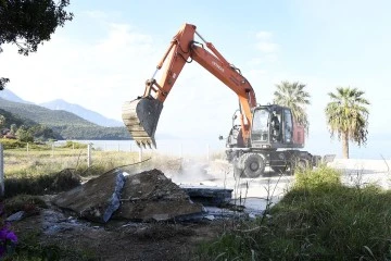 Kuşadası Belediyesi ka&ccedil;ak yapılaşmayla m&uuml;cadeleden taviz vermiyor