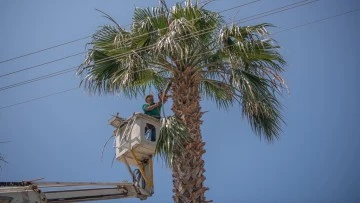 Kuşadası Belediyesi&rsquo;nden bayram temizliği
