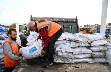 Kuşadası Belediyesi&rsquo;nden vatandaşlara kış desteği
