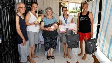Kuşadası Belediyesi'nin 'Hoş Geldin Bebek' ziyaretleri devam ediyor