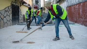Kuşadası Belediyesi&rsquo;nin yol mesaisi devam ediyor