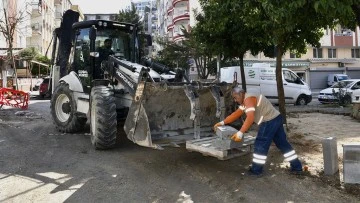 Kuşadası Cumhuriyet Mahallesi&rsquo;nde yol &ccedil;alışması s&uuml;r&uuml;yor