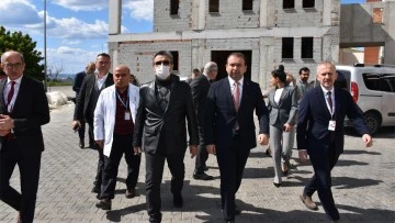 Kuşadası Devlet Hastanesi Diyaliz Merkezi&rsquo;nde &ccedil;alışmalar devam ediyor
