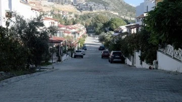 Kuşadası Hacıfeyzullah Mahallesi yeni yollarına kavuştu