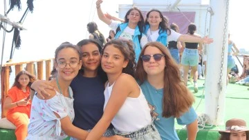 Kuşadası'nda 21. D&ouml;nem Ulusal Gen&ccedil;lik Kampı d&uuml;zenlendi