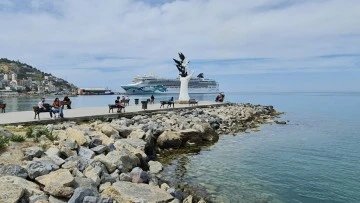 Kuşadası'nda bayram rezervasyonu yoğunluğu