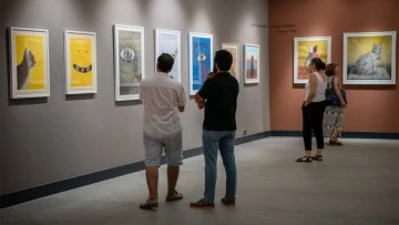 Kuşadası'nda 'Benim Kedilerim' Sergisi a&ccedil;ıldı