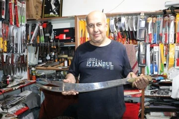 Kuşadası'nda bı&ccedil;ak bileyicileri &ccedil;ırak arıyor