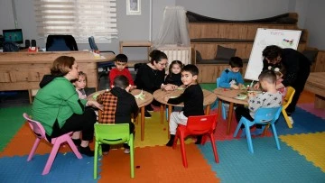 Kuşadası'nda &ccedil;ocuklar eğlenerek &ouml;ğreniyor
