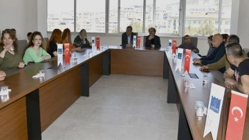Kuşadası&rsquo;nda 'D&uuml;nya Tiyatro G&uuml;n&uuml;' kutlandı