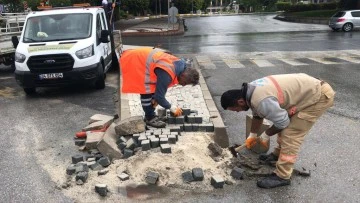 Kuşadası'nda eskiyen yollar yenileniyor