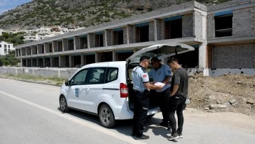 Kuşadası'nda inşaat yasağı denetimleri devam ediyor