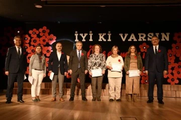 Kuşadası'nda &Ouml;ğretmenler G&uuml;n&uuml; kutlandı