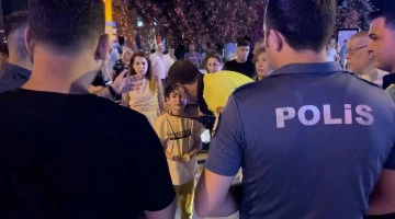 Kuşadası&rsquo;nda otomobilin &ccedil;arptığı yaya yaralandı