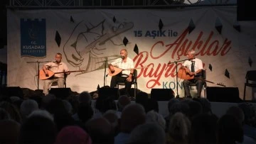 Kuşadası'nda "Aşıklar Bayramı" etkinliği d&uuml;zenlendi
